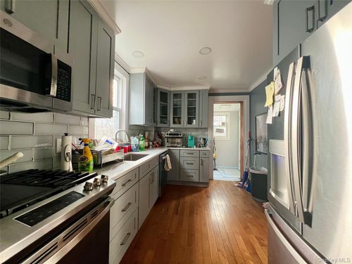 178 Winfred Ave, Yonkers, NY, 10704-2359 | Card Image