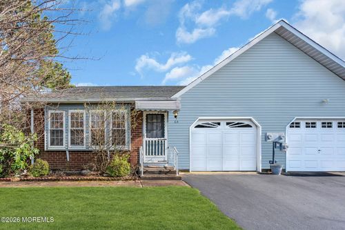 6A Berwick St, Whiting, NJ, 08759-3293 | Card Image