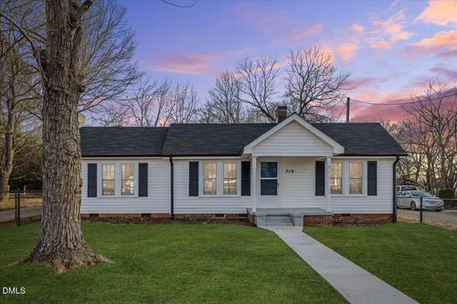 719 Center Ave, Burlington, NC, 27215-6402 | Card Image