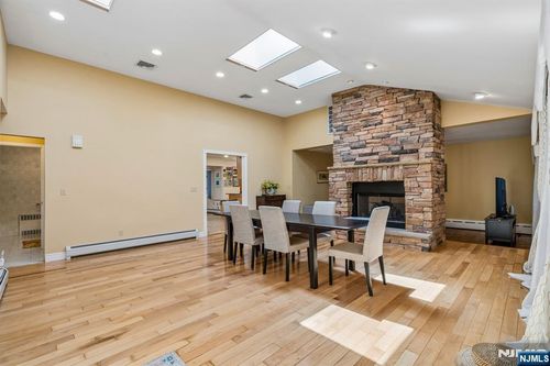 186 Laauwe Ave, Wayne, NJ, 07470-2656 | Card Image