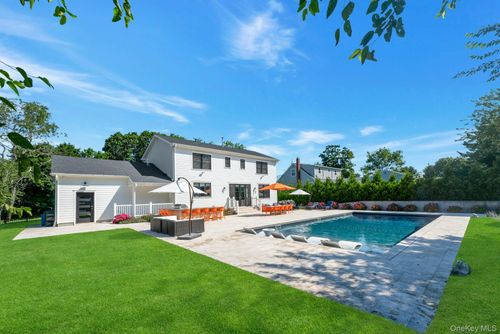 165 Marine Pl, Greenport, NY, 11944-2535 | Card Image