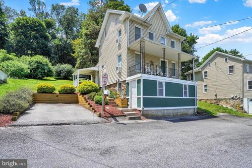 38 E Pennsylvania Ave, YOE, PA, 17313-1214 | Card Image