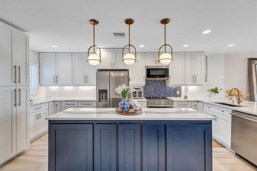 apt-22-7125 Gulf Of Mexico Dr, LONGBOAT KEY, FL, 34228-1126 | Card Image