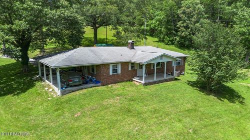 330 Dilbeck Ln, Caryville, TN, 37714-3321 | Card Image