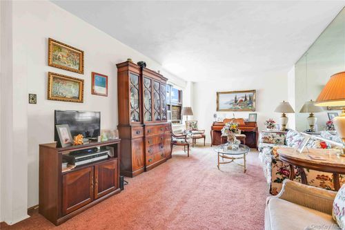 apt-4g-25 Union St, Flushing, NY, 11354-1230 | Card Image