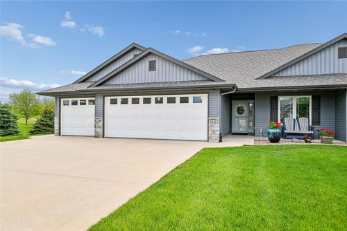3615 Bluebird Dr Sw, Cedar Rapids, IA, 52404-2068 | Card Image