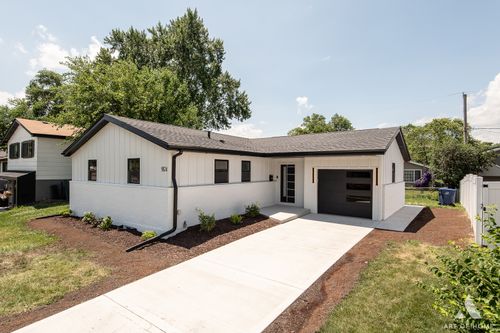 9124 S 88th Ave, Hickory Hills, IL, 60457-1602 | Card Image