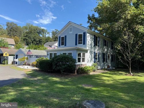 7 S Railroad Ave, STOCKTON, NJ, 08559-2134 | Card Image