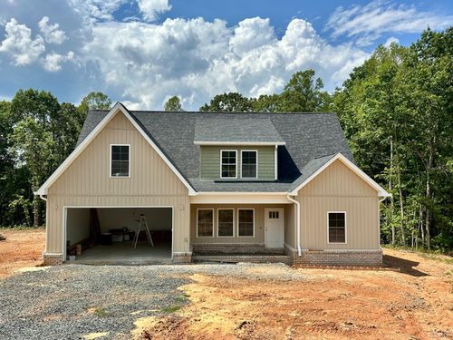 470 Somerset Dr, Appomattox, VA, 24522-1133 | Card Image