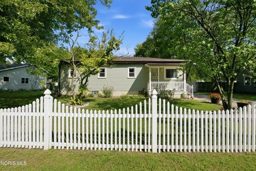 5732 Roan Rd, Sylvania, OH, 43560-2037 | Card Image