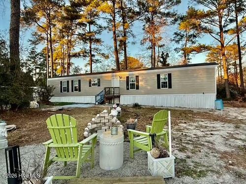 104 Lee Ct, Swansboro, NC, 28584-7428 | Card Image