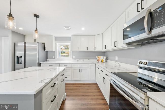 11 Helluva Hill Ln, House other with 3 bedrooms, 3 bathrooms and null parking in GLEN MILLS PA | Image 4