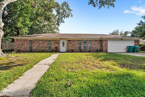 2315 Robert Dr, Gulfport, MS, 39503-3624 | Card Image