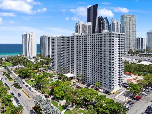 m18-210 174th St, Sunny Isles Beach, FL, 33160-3335 | Card Image