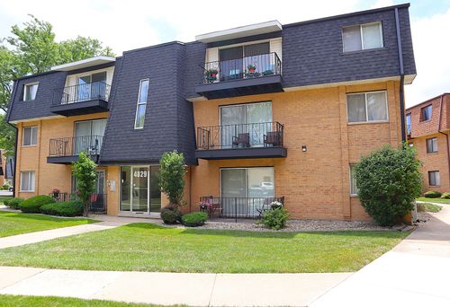 203-4829 W 109th St, Oak Lawn, IL, 60453-5562 | Card Image