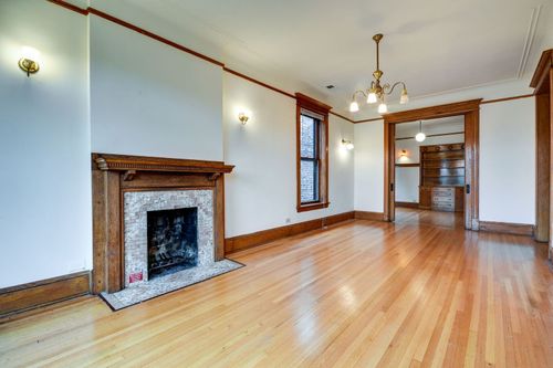 apt-2-925 Newport Ave, Chicago, IL, 60657-2350 | Card Image