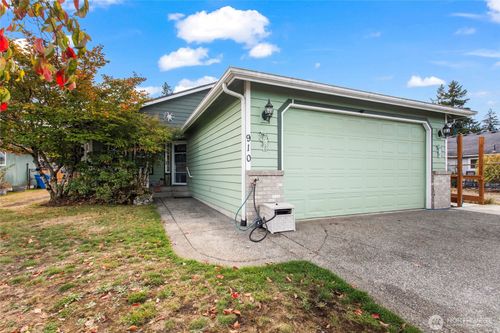 910 138th Street S, Parkland, WA, 98444 | Card Image