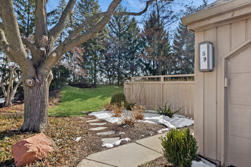 59 Cedar Rdg, Lake Barrington, IL, 60010-1748 | Card Image