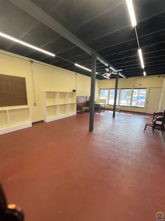 117 E Franklin St, Home with 0 bedrooms, 0 bathrooms and 3 parking in Pomona KS | Image 4