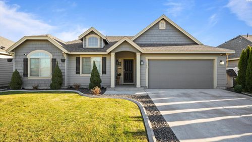 1752 S 13th St, Sunnyside, WA, 98944-2558 | Card Image