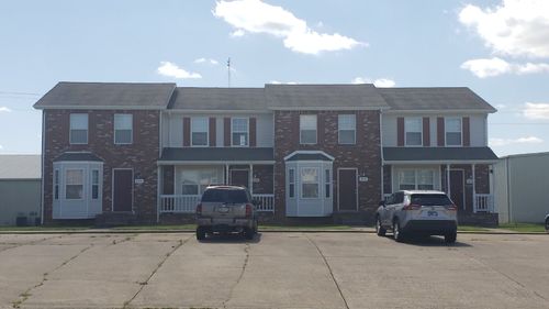 211 Tree Line Dr, Oak Grove, KY, 42262-7200 | Card Image