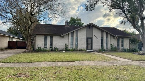 9207 Portal Dr, Houston, TX, 77031-2208 | Card Image
