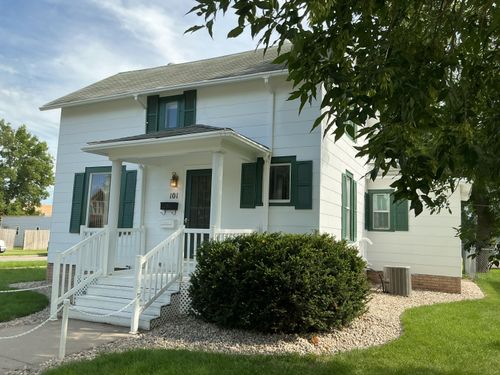 101 8th Ave Sw, ABERDEEN, SD, 57401-5953 | Card Image