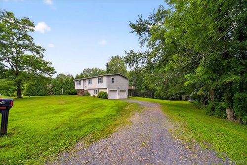 226 Knoth Rd, Wallkill, NY, 12589-4010 | Card Image