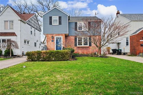 135 Louvaine Dr, Tonawanda, NY, 14223-2743 | Card Image