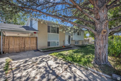 4989 W Cherrywood Ln, West Valley City, UT, 84120-5755 | Card Image