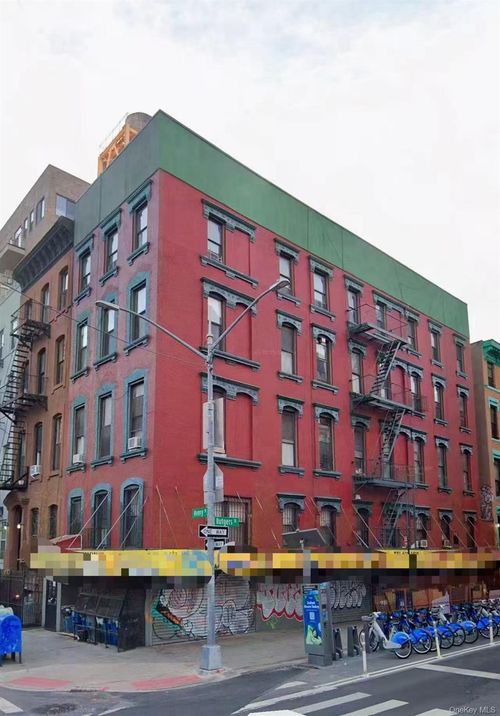 146 Henry St, New York, NY, 10002-6405 | Card Image