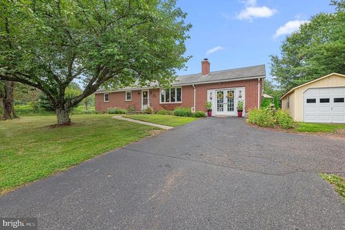 2203 E Buck Rd, PENNSBURG, PA, 18073-1225 | Card Image