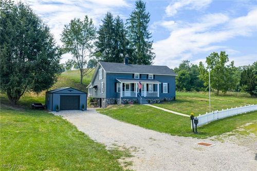 4528 Gintz Rd Ne, Dover, OH, 44622-7555 | Card Image
