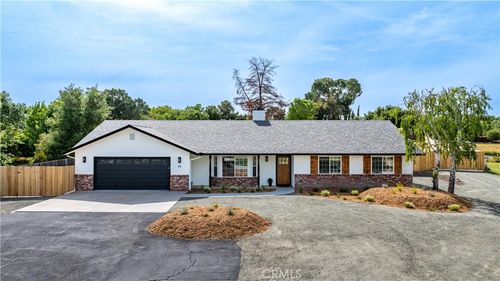 40 Frontier Way, Templeton, CA, 93465-8716 | Card Image