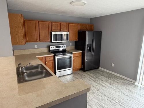 8318 Linton Blvd, Columbus, OH, 43235-8433 | Card Image