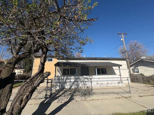 313 S Robinson St, Tehachapi, CA, 93561-1726 | Card Image