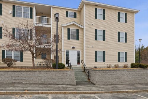 unit-2-10 Vista Ridge Dr, Londonderry, NH, 03053-2455 | Card Image