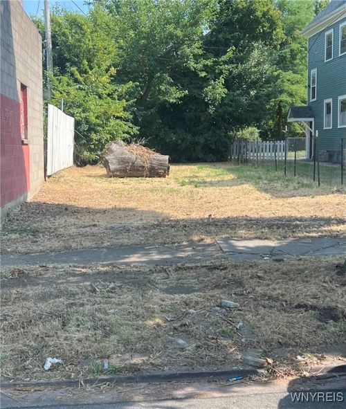 101 Rhode Island St, Buffalo, NY, 14213-2147 | Card Image