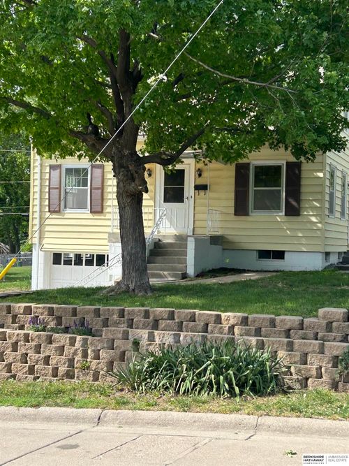 6006 Parker Street, Omaha, NE, 68104 | Card Image