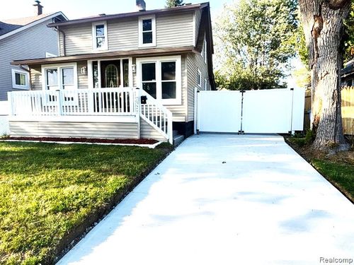 7527 Studebaker Ave, Warren, MI, 48091-3037 | Card Image