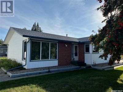 702 Portage Ave, House other with 3 bedrooms, 3 bathrooms and null parking in Wadena SK | Image 1