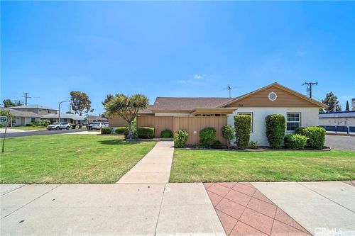 700 S Brea Blvd, Brea, CA, 92821-5309 | Card Image