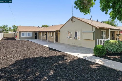 102 Alturas Ave, Pittsburg, CA, 94565-5849 | Card Image