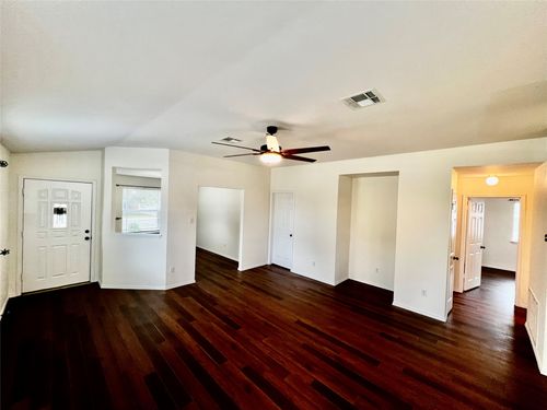 116 Spur Cv, Kyle, TX, 78640-5589 | Card Image