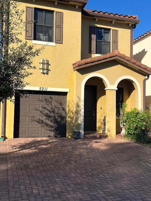 5211 Nw 50th Ter, Tamarac, FL, 33319-4642 | Card Image