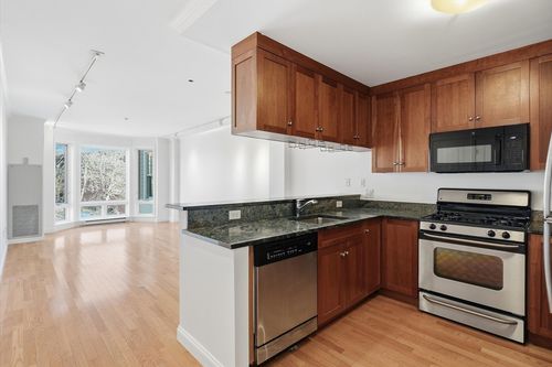 403-2-14 Saint Paul St, Brookline, MA, 02446-7152 | Card Image