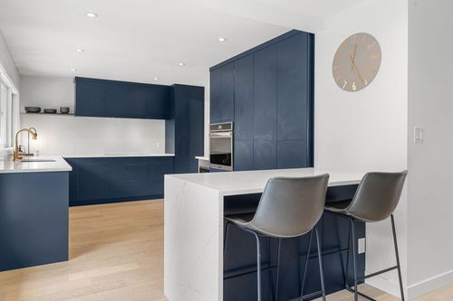 675 Burley Dr, West Vancouver, BC, V7T1Z3 | Card Image