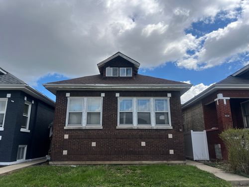 8411 S Throop St, Chicago, IL, 60620-4032 | Card Image