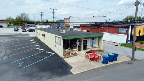 103 W Sigler St, Hebron, IN, 46341-8550 | Card Image