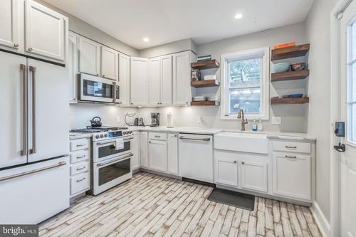 651 16th St Ne, WASHINGTON, DC, 20002-4560 | Card Image